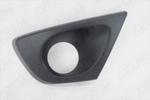 Окантовка противотуманной фары правая Renault Duster 1 2015-2020 OEM1331R OEMPARTS