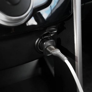 Адаптер автомобильный компактный 1xUSB 2.1A, 12/24В (AEAK017) AEAK017 AIRLINE