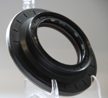Сальник хвостовика редуктора 85x155x12/33   Actros FPM 01027938B CORTECO