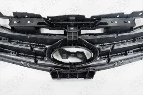 Решетка радиатора Hyundai Solaris 1 2014-2017 OEM3003 OEMPARTS