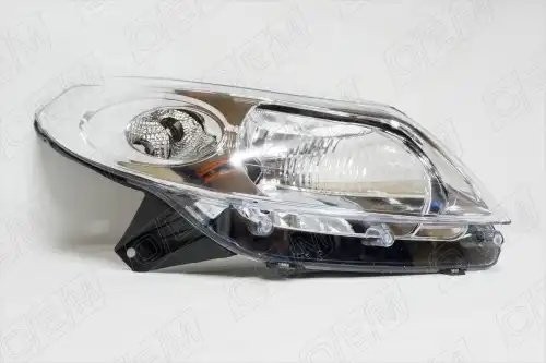 Фара правая Renault Sandero 1 (2009-2014) светлая OEM0069FR OEMPARTS