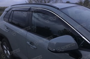 Дефлектор двери TOYOTA Rav 4 (13-) COBRA TUNING T214019CR COBRA TUNING