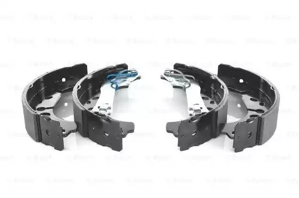 Колодки тормозные OPEL Corsa D (06-) FIAT Grande Punto (05-) задние барабанные ( 0 986 487 703 BOSCH