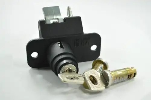 Вставки замков ВАЗ-2108 с замком багажника черные (ГрандРиАл) в коробке GR03011 GRAND RIAL