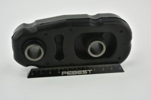 Подушка двигателя передняя NM-C26 FEBEST