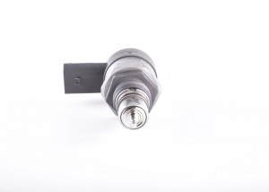 Клапан BMW 5 (F10),7 (F02),X5 (E70) рециркуляции картерных газов (EGR) BOSCH 0 281 006 246 BOSCH