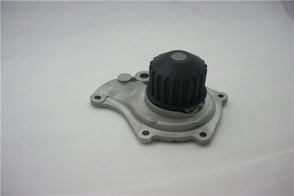 Насос водяной CHRYSLER Voyager (95-01) (2.4) GMB GWCR-39A GMB