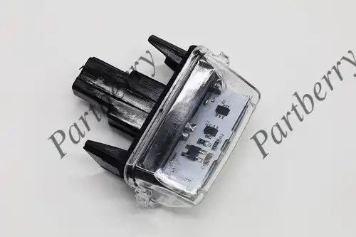 Плафон подсветки номерного знака TOYOTA 8127002131 PB1113657 PB1113657 PARTBERRY
