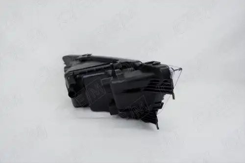 Фара противотуманная левая Skoda Octavia 3 A7 2013-2017, светлая OEM0015PTFPL OEMPARTS
