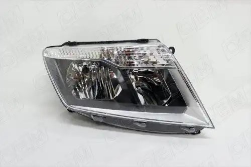 Фара правая Nissan Terrano 2017-нв, галоген, с корректором OEM0047FR OEMPARTS