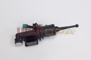 Цилиндр сцепления главный 77210919101 VIKA