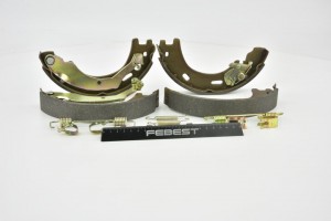 Колодки барабанные ПОДХОДИТ ДЛЯ Land Rover DISCOVERY III 2005-2009 2902-DIVR 2902-DIVR FEBEST