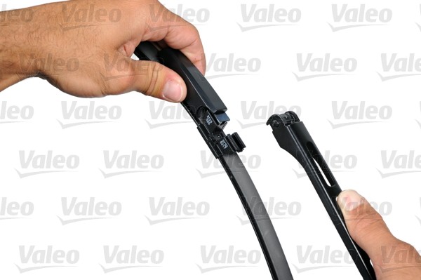 Щетка стеклоочистителя AUDI A8 (03-) 590/580мм комплект Silencio Xtrm VALEO 574320 VALEO PHC