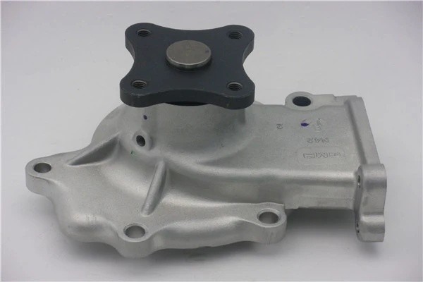 Насос водяной NISSAN Primera (90-) (1.6),Almera (95-) (1.4/1.6) GMB GWN-42A GMB