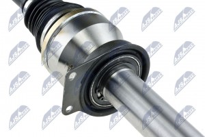 привод правый! 883mm\ VW T5 2.0 TDI/BiTDI 09> NPWVW047 NTY