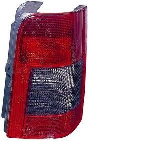 фонарь правый! красно-белый 2Gate\ Citroen Berlingo, Peugeot Partner all 05> 552-1924R-UE DEPO