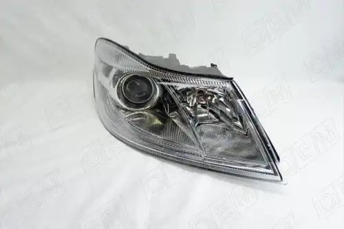 Фара правая Skoda Octavia 2 A5 2008-2013, галоген OEM0007FR OEMPARTS