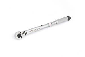 Ключ динамометрический 3/8" (20-110 Нм L=365мм) пласт.кейс /ДЕЛО ТЕХНИКИ/ 690111 DELO TEHNICI