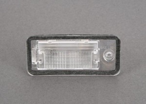 Фонарь освещения знака номерного AUDI A3,A4 (05-) правый OE 8E0 943 022 B VAG