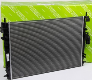 Радиатор охлаждения двигателя 735635AVT AVTOPRIBOR