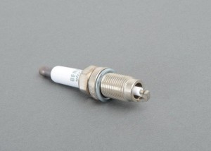 СВЕЧА ЗАЖИГАНИЯ / ZUENDKERZE 101905601F 101 905 601 F VAG