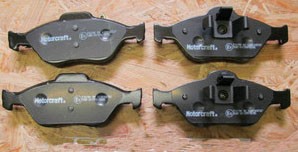 КОЛОДКИ ТОРМОЗНЫЕ ПЕРЕДНИЕ (ЭКОНОМ)/KIT 1783839 1783839 FORD