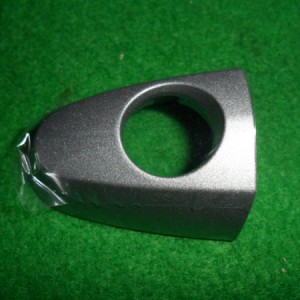 Крышка SSANGYONG Actyon (10-) ручки двери передней (под ключ) (серая) OE 7244334000ACG SSANG YONG