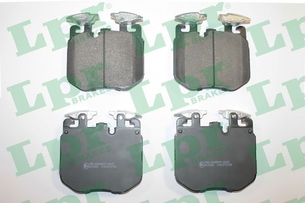Колодки тормозные BMW 5 G30 X5 G05 7 G11G12 13- передние 05P2158 05P2158 LPR