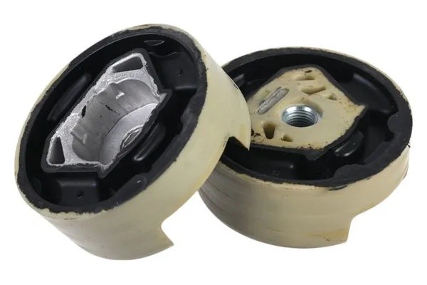 к-кт подушек ДВС! 2шт.\ Audi A3/TT, VW Golf VII 12> 72-22328-SX STELLOX