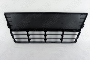 Решетка в бампер нижняя Ford Focus 3 2011-2015, черная глянцевая OEM3682 OEMPARTS