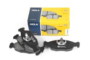 Колодки тормозные дисковые передние BD822 HOLA