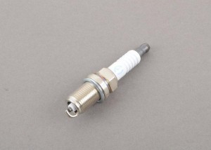 Свеча зажигания MERCEDES E (W124,W210) OE A0031596803 MERCEDES BENZ