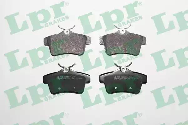 Комплект тормозных колодок 05P1567 05P1567 LPR
