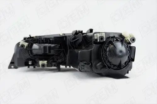 Фара правая Mazda 6 1 GG (2002-2007) светлая OEM0205FR OEMPARTS