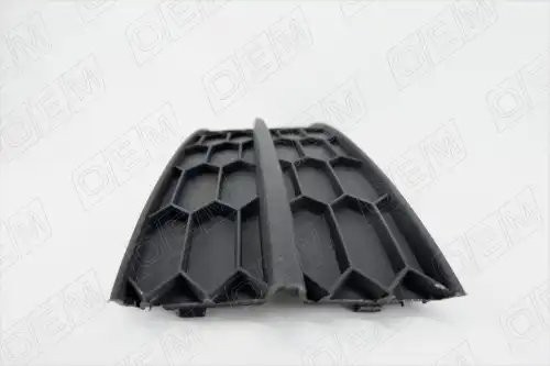 Заглушка противотуманной фары правая Skoda Rapid  2012-2017 OEM1479R OEMPARTS