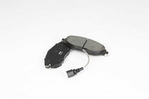 Колодки тормозные VW Passat,Tiguan,Golf 7 AUDI A3 SKODA (13-) передние (4шт.) BS BSG90200031 BSG