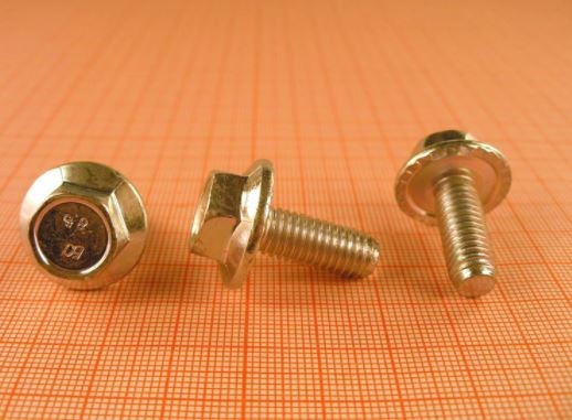 Болт бампера для а/м ВАЗ 2106 М8х20 с буртиком  5шт 000010038381218 BELZAN