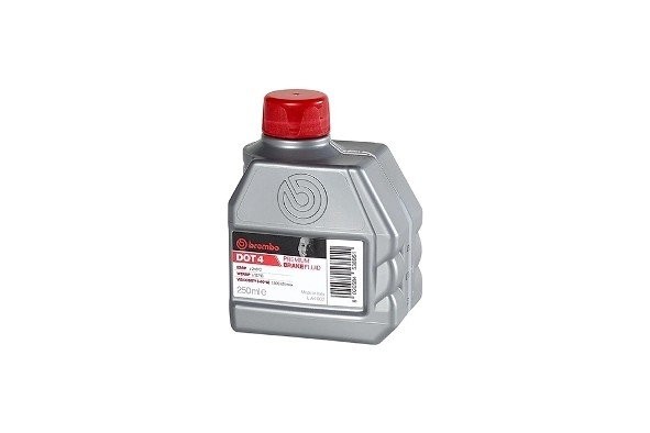 Жидкость тормозная DOT 4 0,25л LA4002 L A4 002 BREMBO