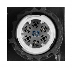 Фара головная левая TGA '00-'07 manual height control / w/o bulbs 331005 DIESEL TECHNIC