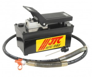 Насос пневмогидравлический ножной Емкость 1600см3, 257x127x204мм JTC8P120 JTC TOOLS