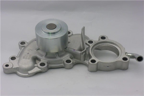 Насос водяной TOYOTA Hilux (92-) (3.0) GMB GWT90A GMB