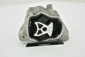 Опора двигателя правая ПОДХОДИТ ДЛЯ VOLVO S60/S80 II VLM-XC60RH VLM-XC60RH FEBEST