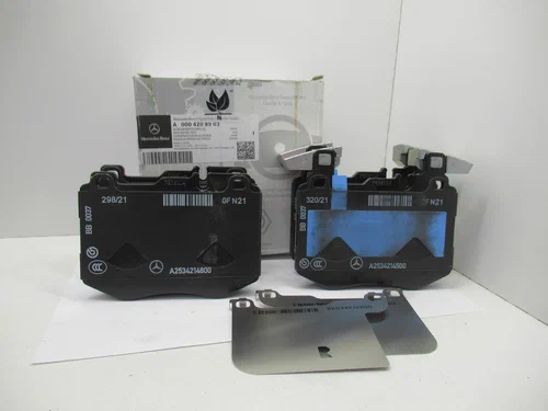 Колодки тормозные MERCEDES C (W205),GLC (X253) передние (4шт.) OE A 000 420 85 03 MERCEDES BENZ