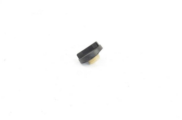 Крышка горловины масляной HYUNDAI HD65,72,78,County,Starex H-1,Accent,Elantra KI BSG40700167 BSG