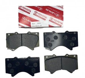 Колодки тормозные передние  TOYOTA 0446560280 04465-60280 TOYOTA
