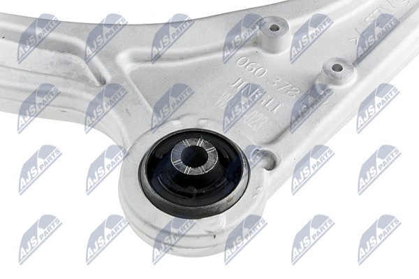 рычаг передний нижний левый!\ Ford Mondeo V 14> ZWDFR023 NTY