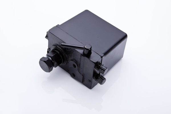 насос подъёма кабины !OEM 0015533601 \MB Actros/Axor 01360400A PETERS ENNEPETAL