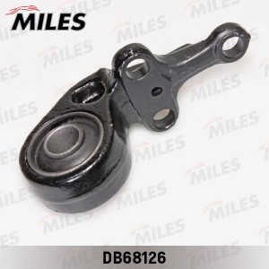 Сайлентблок с кронштейном задний, рычага передней подвески NISSAN ALMERA 00-06.  DB68126 MILES