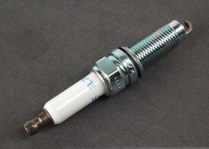 Свеча зажигания VW Passat,Touareg LongLife OE 101 905 622 VAG