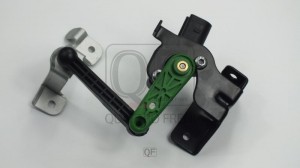 Датчик VW Passat (15-) изменения высоты дорожного просвета левый QUATTRO FRENI QF28D00069 QUATTRO FRENI